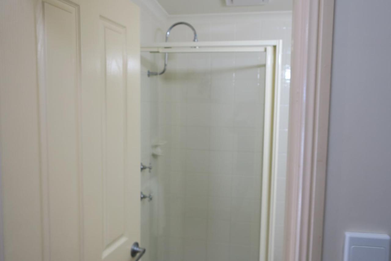Caboolture Central Motor Inn, Sure Stay Collection By BW מראה חיצוני תמונה