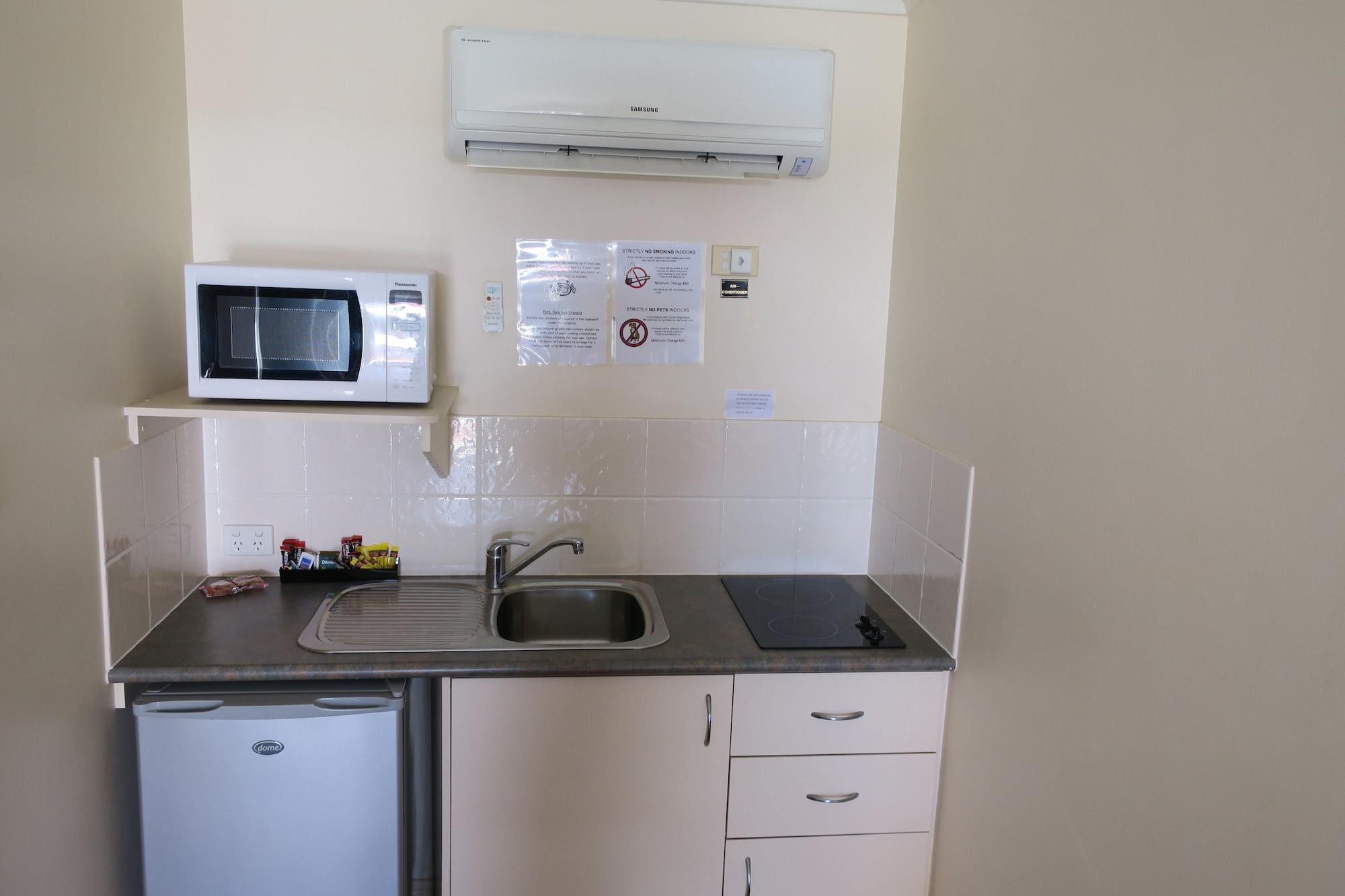 Caboolture Central Motor Inn, Sure Stay Collection By BW מראה חיצוני תמונה