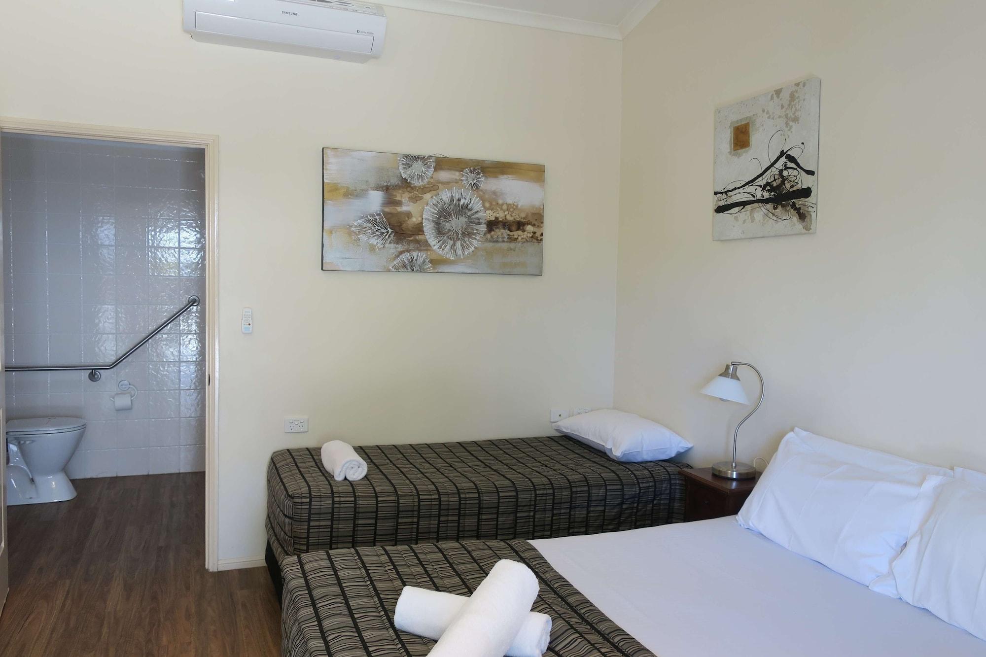 Caboolture Central Motor Inn, Sure Stay Collection By BW מראה חיצוני תמונה