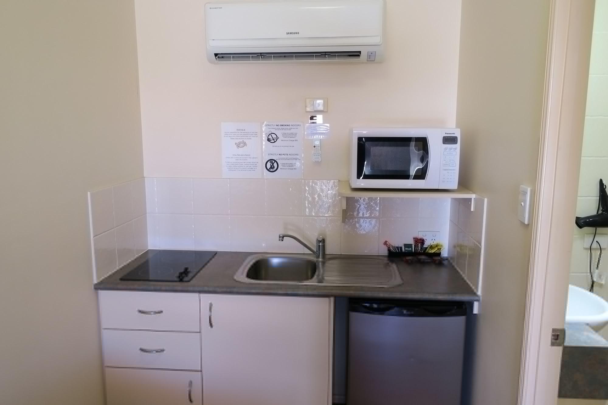 Caboolture Central Motor Inn, Sure Stay Collection By BW מראה חיצוני תמונה