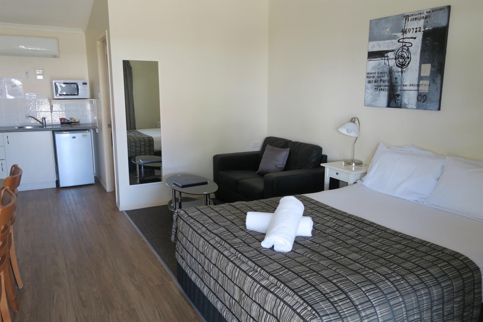 Caboolture Central Motor Inn, Sure Stay Collection By BW מראה חיצוני תמונה