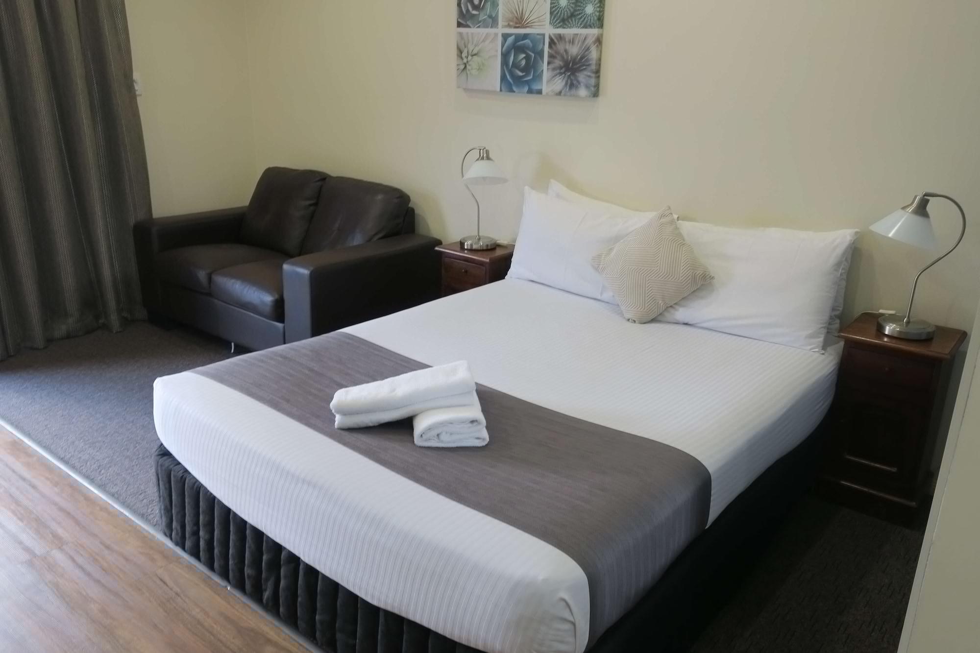 Caboolture Central Motor Inn, Sure Stay Collection By BW מראה חיצוני תמונה