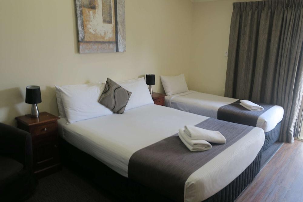 Caboolture Central Motor Inn, Sure Stay Collection By BW מראה חיצוני תמונה