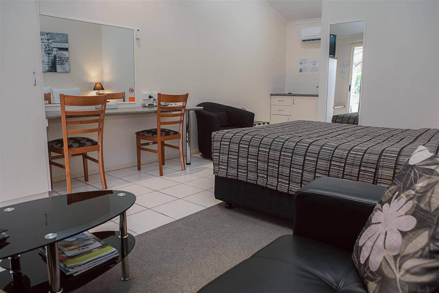 Caboolture Central Motor Inn, Sure Stay Collection By BW מראה חיצוני תמונה
